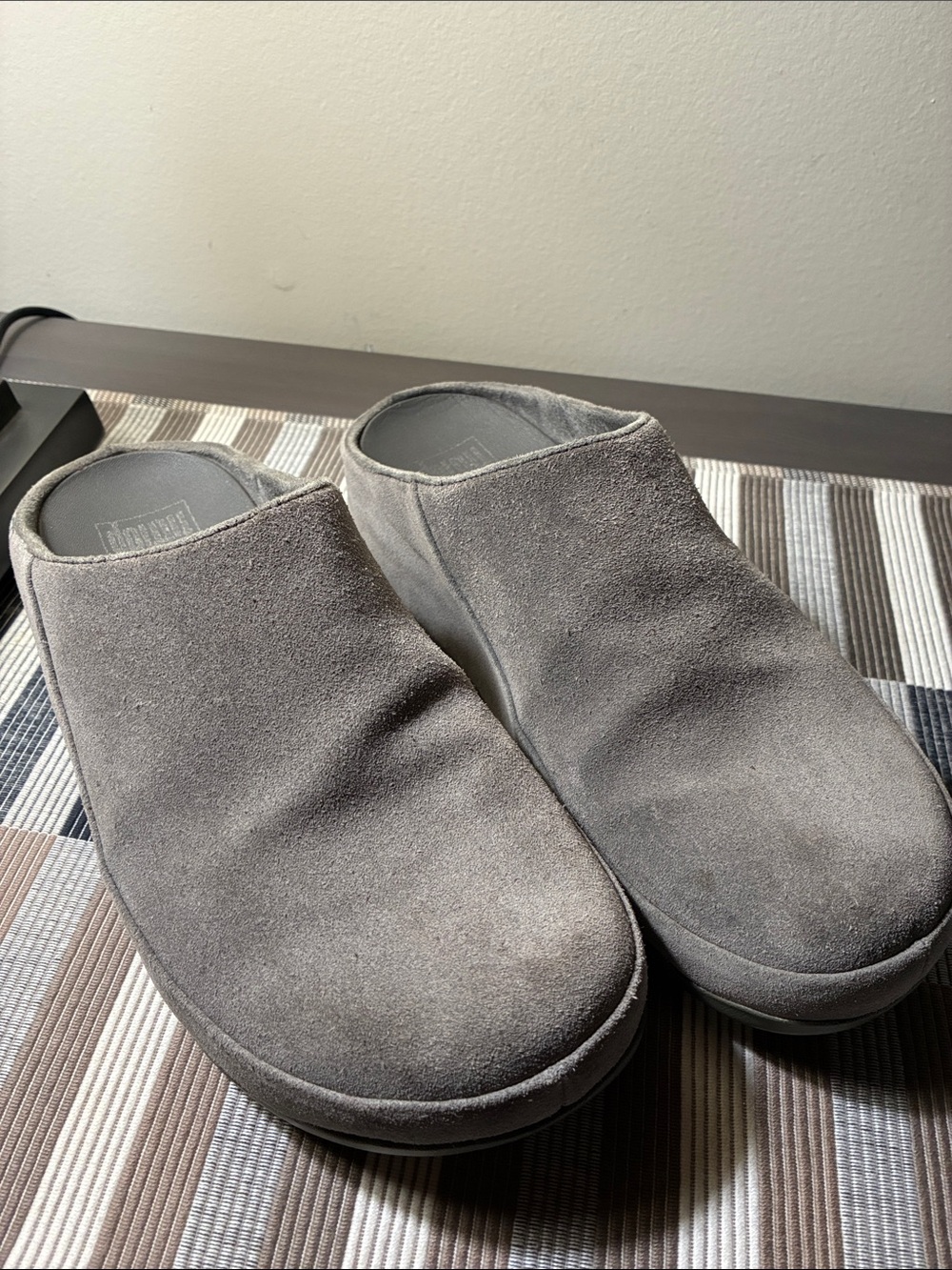 Fitflop Women's Grey Suede SHUV Slip On Clogs, size 9